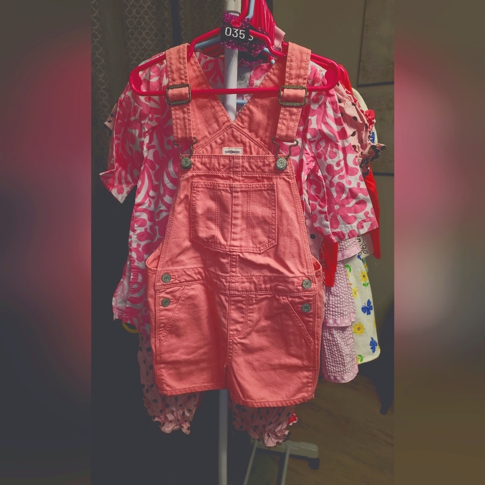 #35 GAP OVERALLS SHORTS